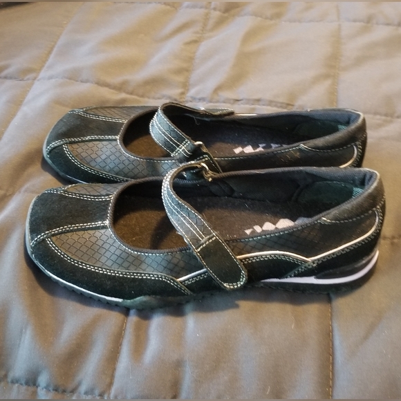 Predictions Black Mary Janes sz 8 - Picture 5 of 5